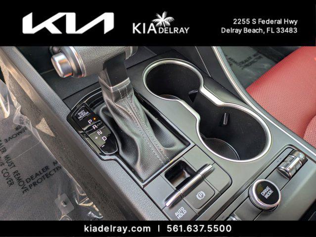 Photo of 2024 Glacial White Pearl Kia K5