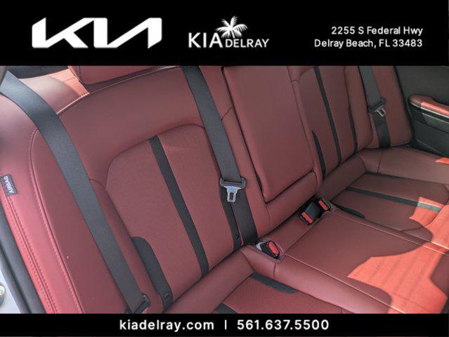 Photo of 2024 Glacial White Pearl Kia K5