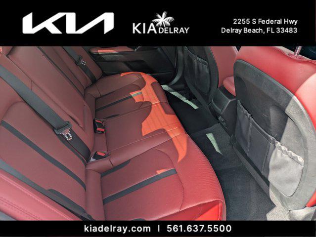 Photo of 2024 Glacial White Pearl Kia K5