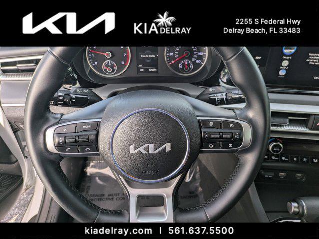 Photo of 2024 Glacial White Pearl Kia K5
