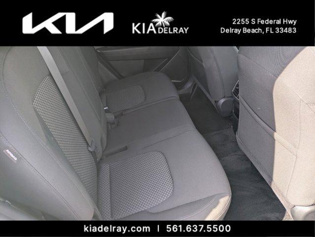 Photo of 2024 Snow White Pearl Kia Sportage