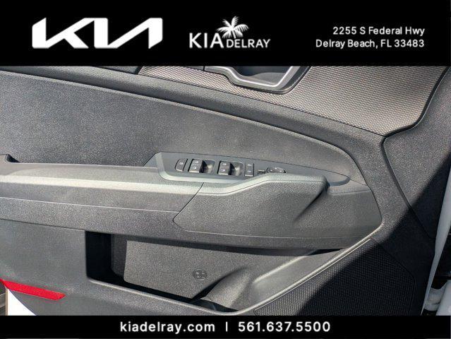 Photo of 2024 Snow White Pearl Kia Sportage