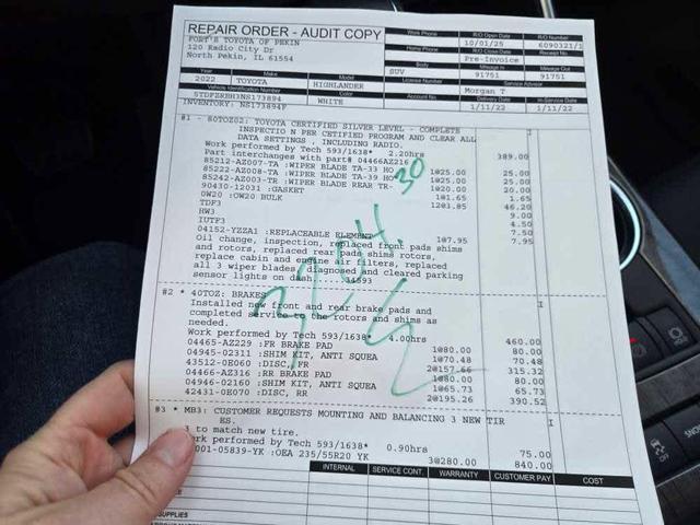 Photo of 2022 Wind Chill Pearl Toyota Highlander