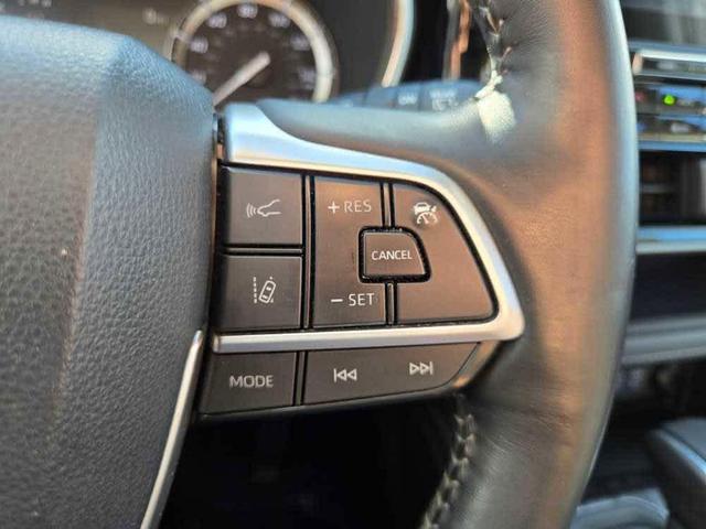 Photo of 2022 Wind Chill Pearl Toyota Highlander