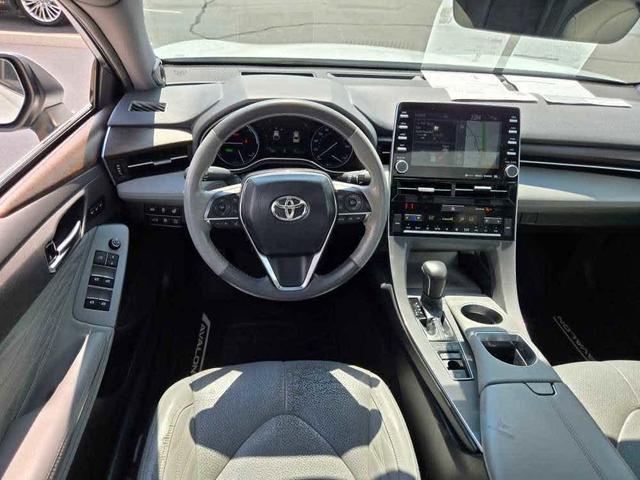 Photo of 2019 Wind Chill Pearl Toyota Avalon Hybrid