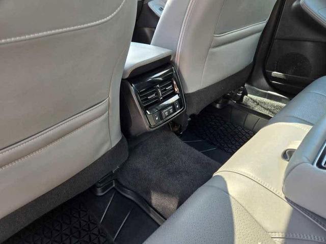 Photo of 2019 Wind Chill Pearl Toyota Avalon Hybrid