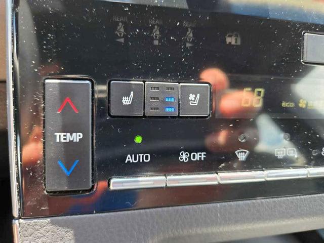 Photo of 2019 Wind Chill Pearl Toyota Avalon Hybrid