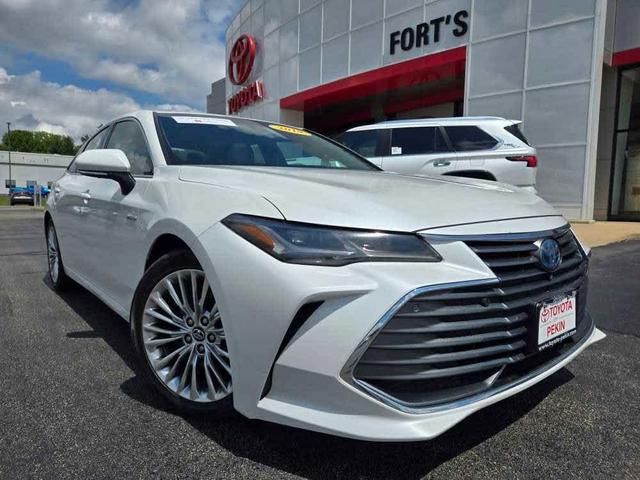 Photo of 2019 Wind Chill Pearl Toyota Avalon Hybrid