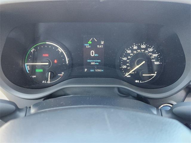 Photo of 2023 Pearl Toyota Sienna