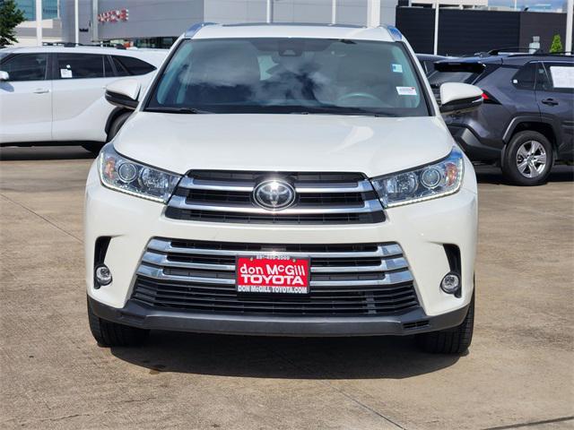 Photo of 2019 Blizzard Pearl Toyota Highlander