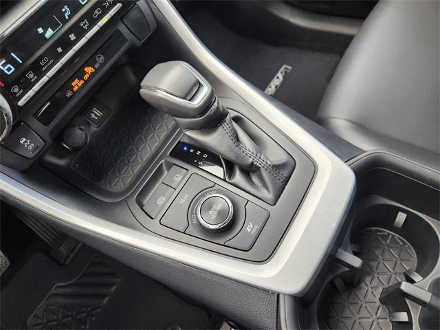 Photo of 2024 Wind Chill Prl Toyota RAV4 Hybrid