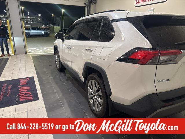 Photo of 2020 Blizzard Pearl Toyota RAV4