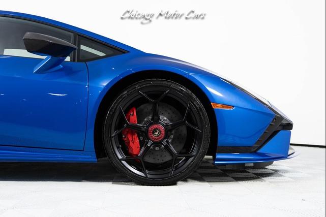 Photo of 2023 Blu Eleos Pearl Lamborghini Huracan Tecnica