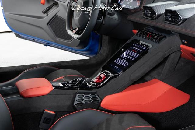 Photo of 2023 Blu Eleos Pearl Lamborghini Huracan Tecnica