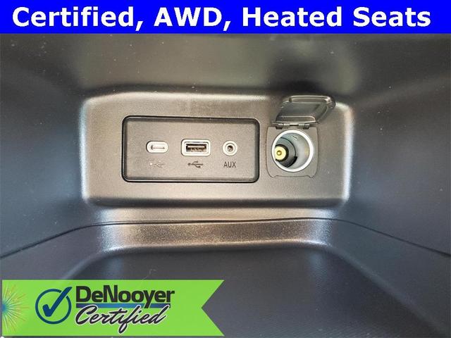 Photo of 2022 Silver Ice Metallic Chevrolet Equinox