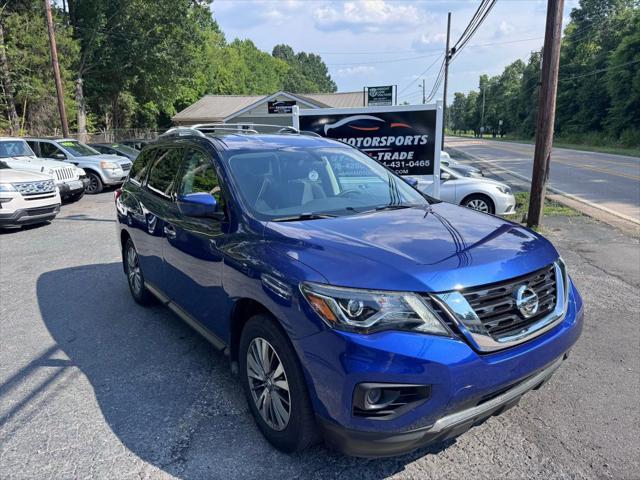 Photo of 2020 Caspian Blue Metallic Nissan Pathfinder