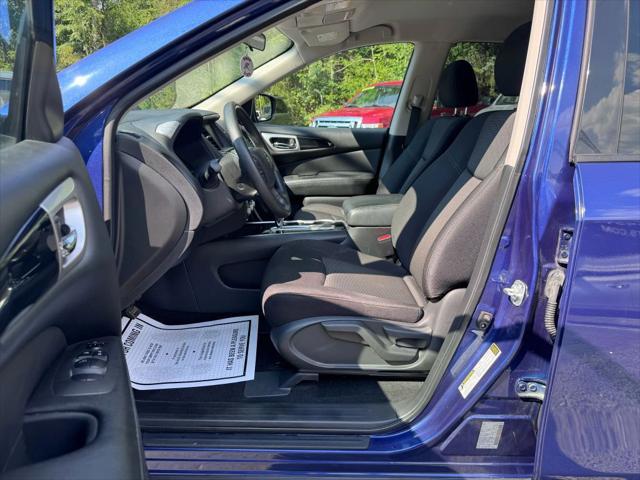 Photo of 2020 Caspian Blue Metallic Nissan Pathfinder