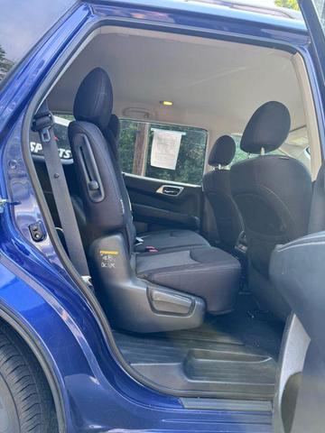 Photo of 2020 Caspian Blue Metallic Nissan Pathfinder