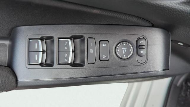 Photo of 2026 Solar Silver Metallic Honda Civic