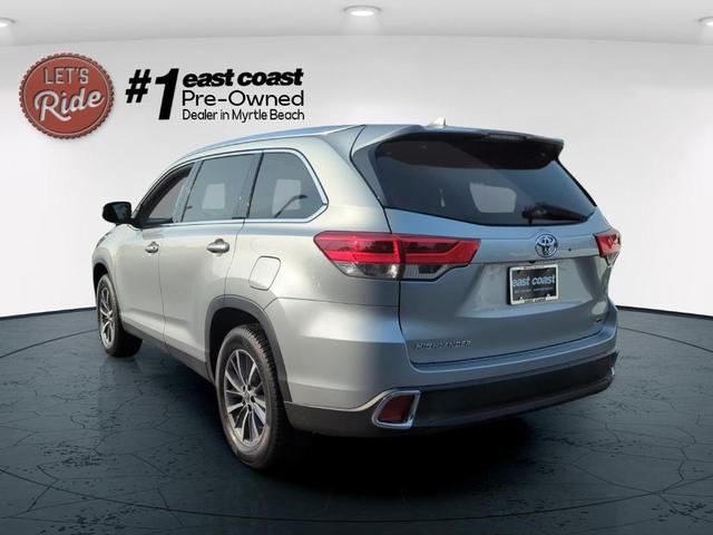 Photo of 2019 Celestial Silver Metallic Toyota Highlander