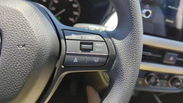Photo of 2026 Pearl Honda HR-V
