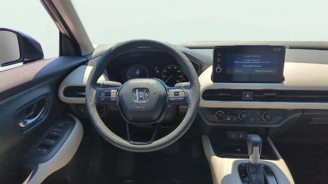 Photo of 2026 Pearl Honda HR-V