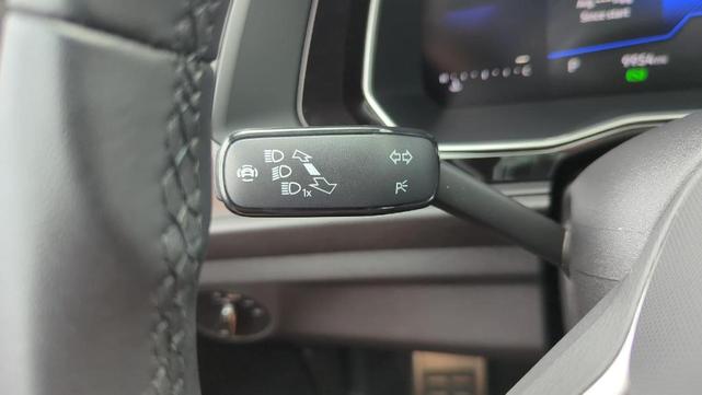 Photo of 2024 Pure White Volkswagen Jetta
