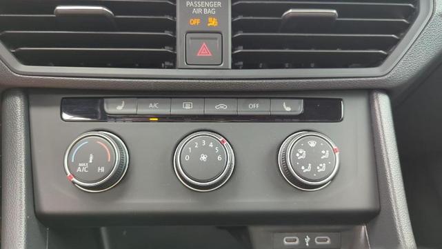 Photo of 2024 Pure White Volkswagen Jetta