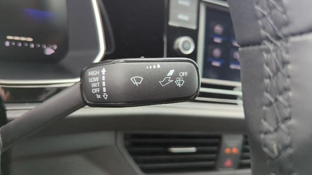 Photo of 2024 Pure White Volkswagen Jetta