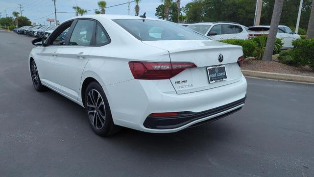 Photo of 2024 Pure White Volkswagen Jetta