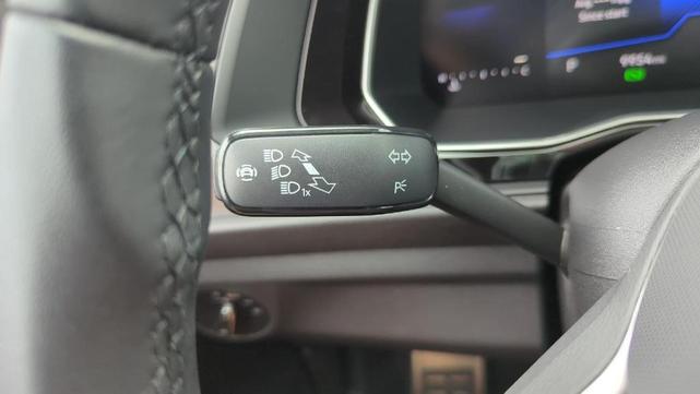 Photo of 2024 Pure White Volkswagen Jetta