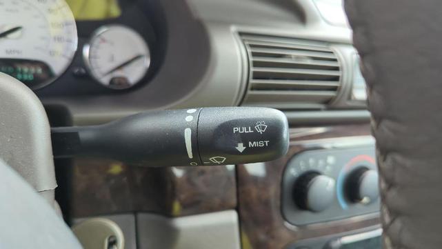 Photo of 2004 Satin Jade Pearlcoat Chrysler Sebring