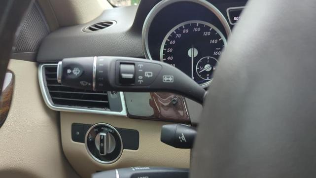 Photo of 2013 Beige Pearl Metallic Mercedes-Benz M-Class