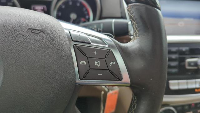 Photo of 2013 Beige Pearl Metallic Mercedes-Benz M-Class
