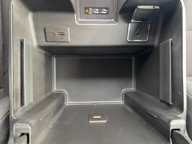 Photo of 2024 Summit White GMC Sierra 1500