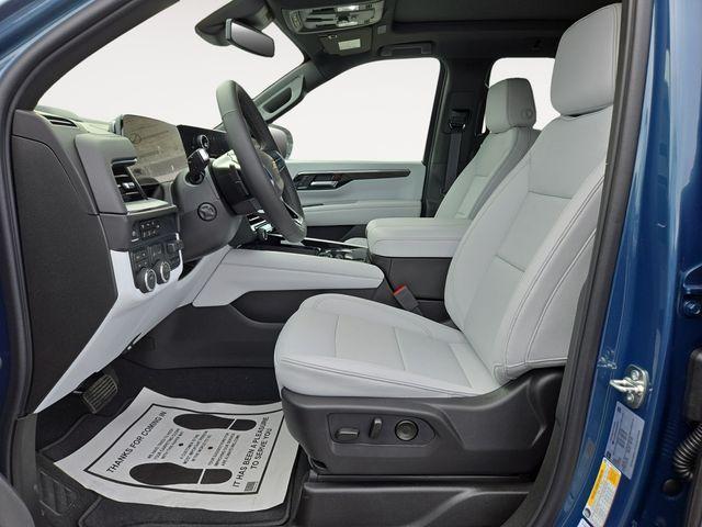 Photo of 2025 Lakeshore Blue Metallic Chevrolet Suburban
