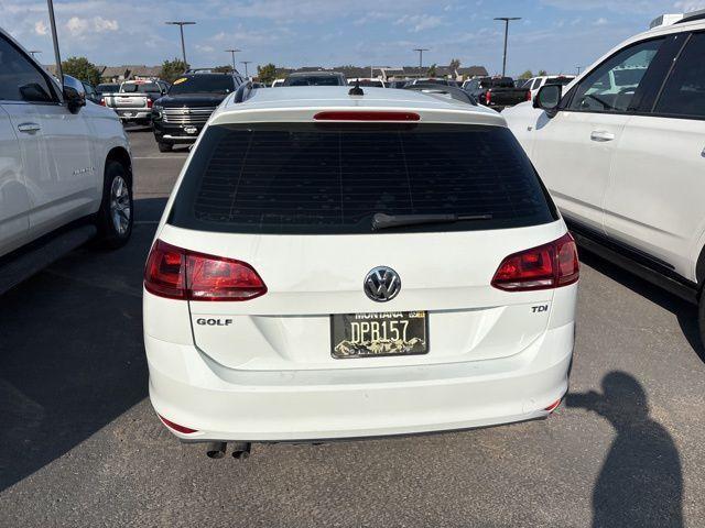 Photo of 2015 Pure White Volkswagen Golf SportWagen