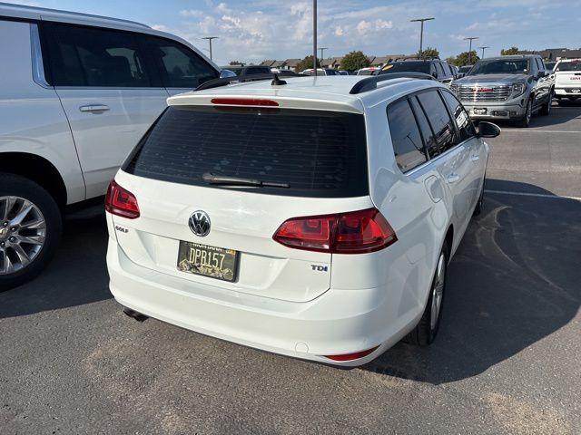 Photo of 2015 Pure White Volkswagen Golf SportWagen