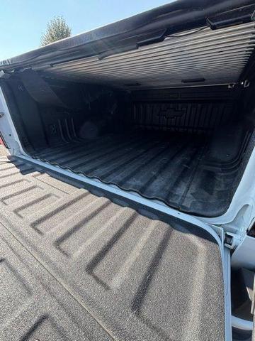 Photo of 2017 Summit White Chevrolet Colorado