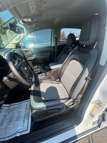 Photo of 2017 Summit White Chevrolet Colorado