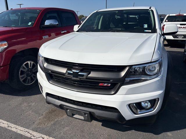 Photo of 2017 Summit White Chevrolet Colorado