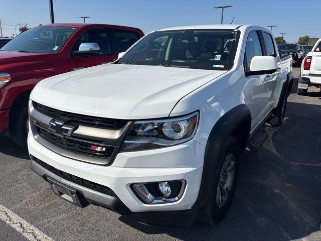 Photo of 2017 Summit White Chevrolet Colorado