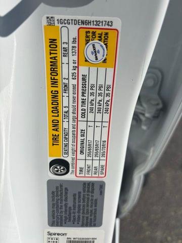 Photo of 2017 Summit White Chevrolet Colorado
