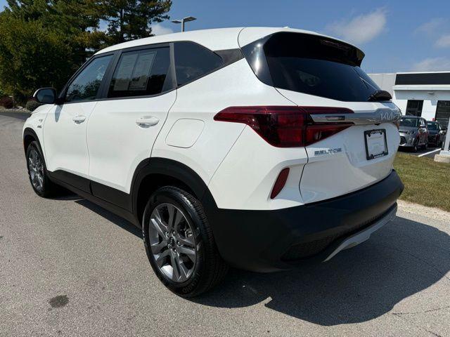 Photo of 2023 Snow White Pearl Kia Seltos