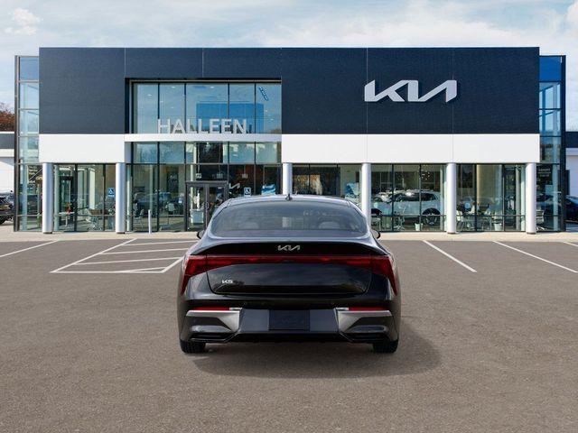 Photo of 2025 Aurora Black Pearl Kia K5