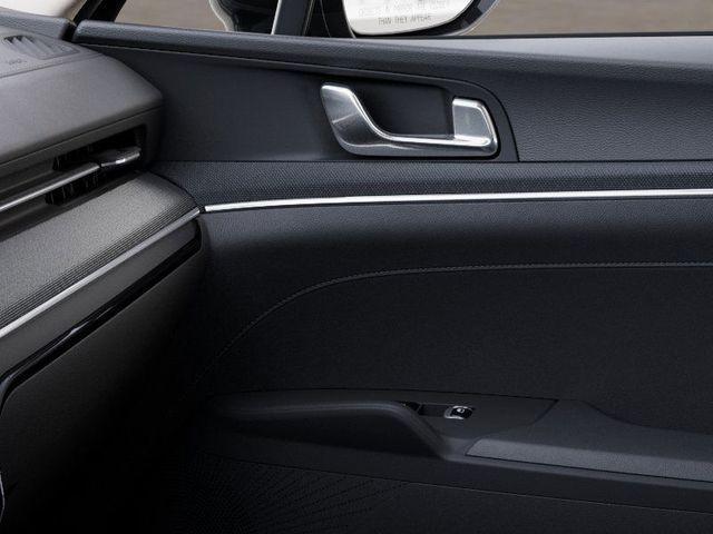 Photo of 2025 Aurora Black Pearl Kia K5