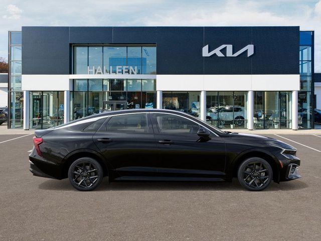 Photo of 2025 Aurora Black Pearl Kia K5