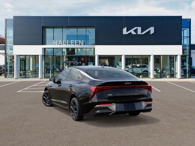 Photo of 2025 Aurora Black Pearl Kia K5