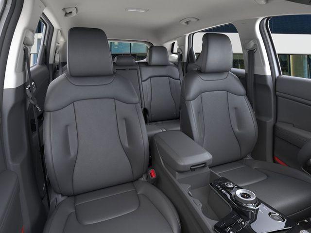 Photo of 2025 Snow White Pearl Kia Sportage Hybrid