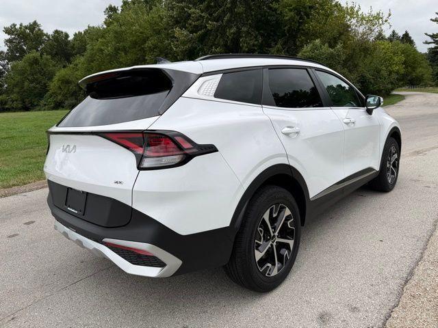 Photo of 2025 Glacial White Pearl Kia Sportage